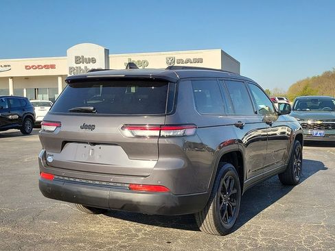 Used 2024 Jeep Grand Cherokee L Laredo image 5