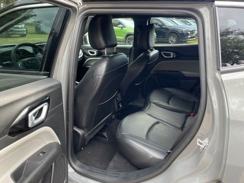 Used 2023 Jeep Compass Limited image 5