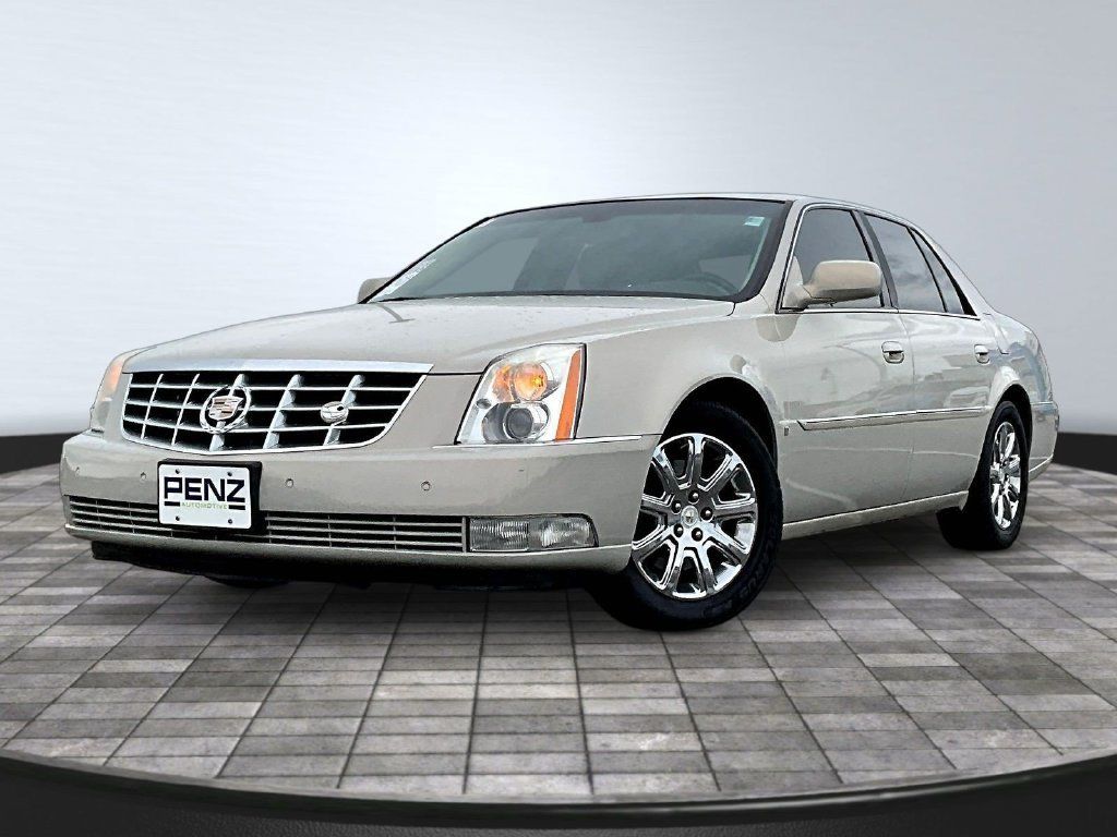 Used 2008 Cadillac DTS FWD image 1