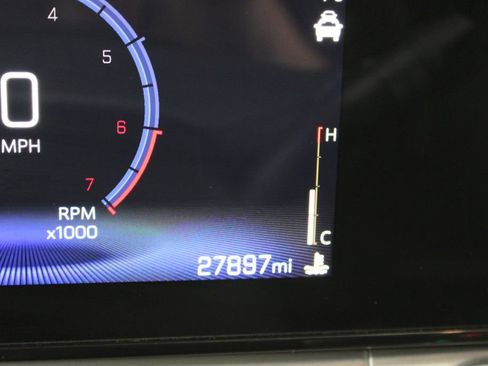 Used 2025 Chevrolet Trax LT image 28