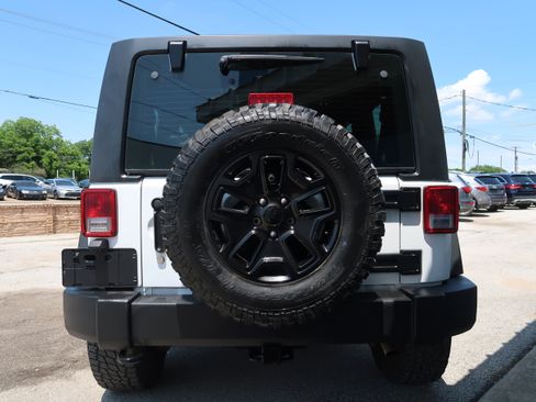 Used 2015 Jeep Wrangler Sport w/ Quick Order Package 24S AWD/4WD image 10