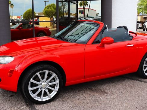 Used 2008 MAZDA MX-5 Miata Grand Touring w/ Premium Pkg RWD image 31