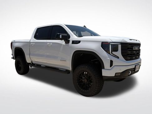 Used 2025 GMC Sierra 1500 Elevation w/ Elevation Premium Package AWD/4WD image 4