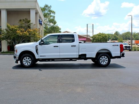 Used 2024 Ford F250 XLT image 9