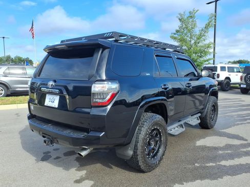 Used 2018 Toyota 4Runner SR5 Premium AWD/4WD image 3