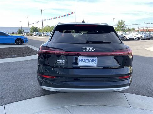 Used 2019 Audi e-tron Prestige image 4