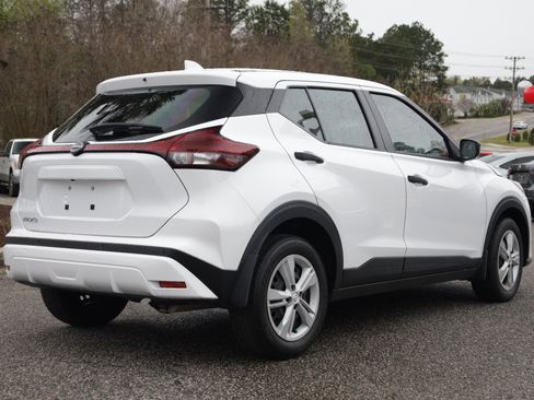 Used 2024 Nissan Kicks S image 6