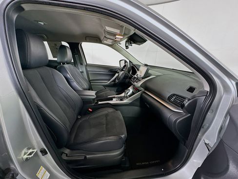 Used 2025 Mitsubishi Eclipse Cross AWD image 33