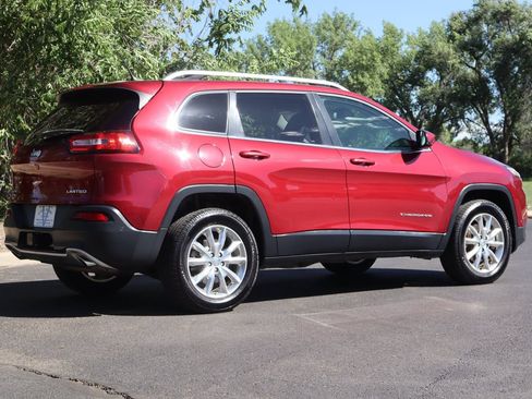Used 2014 Jeep Cherokee Limited w/ Technology Group AWD/4WD image 5