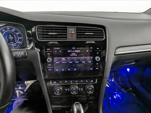 Used 2018 Volkswagen Golf R 4-Door AWD/4WD image 27