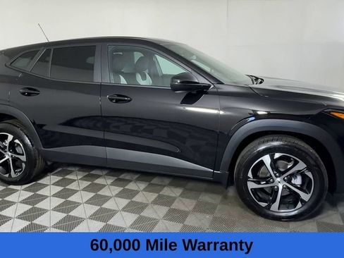 Used 2025 Chevrolet Trax RS w/ Driver Confidence Package FWD image 3