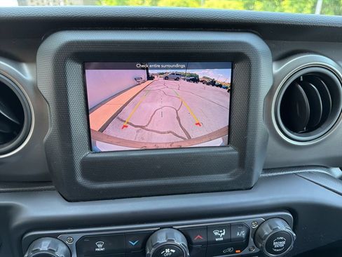 Used 2022 Jeep Wrangler Unlimited Sport AWD/4WD image 69