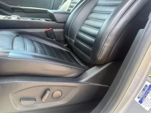 Used 2020 Ford Edge SEL w/ Convenience Package FWD image 9