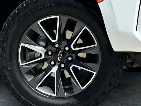 Used 2023 Chevrolet Tahoe Z71 AWD/4WD image 10