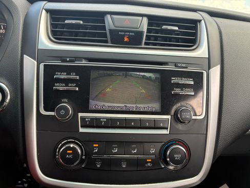 Used 2016 Nissan Altima 2.5 S w/ Power Driver Seat Package FWD image 5