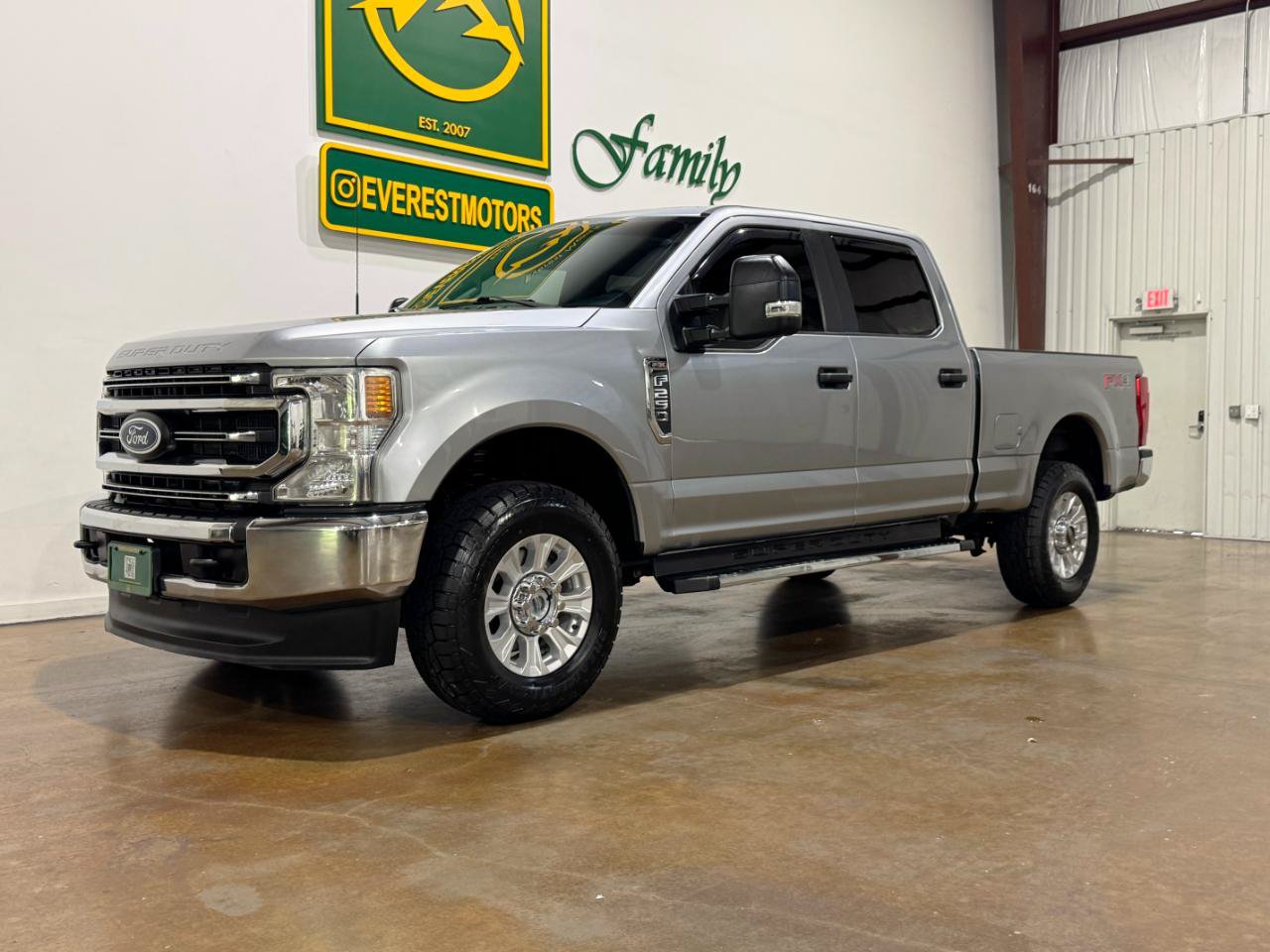 Used 2022 Ford F250 XL w/ STX Appearance Package AWD/4WD image 3