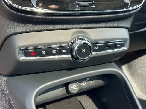New 2025 Volvo XC40 B5 Ultra w/ Climate Package image 25