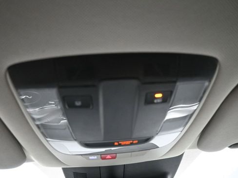 Used 2025 Kia Sorento S FWD image 17