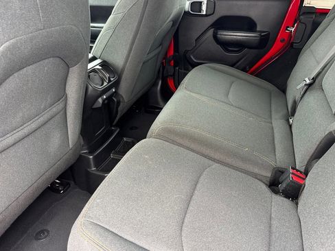 Used 2024 Jeep Wrangler Sport S image 27