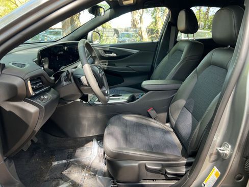 Used 2025 Buick Envista Preferred image 23