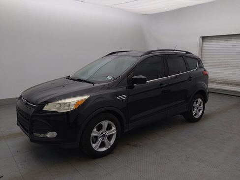 Used 2015 Ford Escape SE w/ Equipment Group 201A image 2