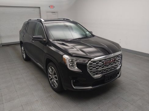 Used 2022 GMC Terrain Denali w/ Denali Premium Package AWD/4WD image 14
