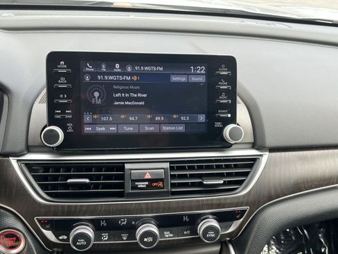 Used 2019 Honda Accord EX image 18