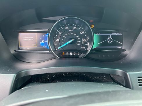 Used 2016 Ford Explorer XLT w/ Equipment Group 202A AWD/4WD image 4