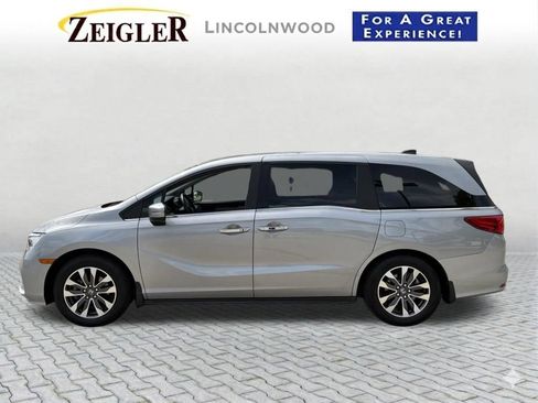 Used 2023 Honda Odyssey EX-L image 3