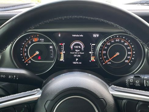 Used 2023 Jeep Wrangler Sahara w/ Cold Weather Group image 15