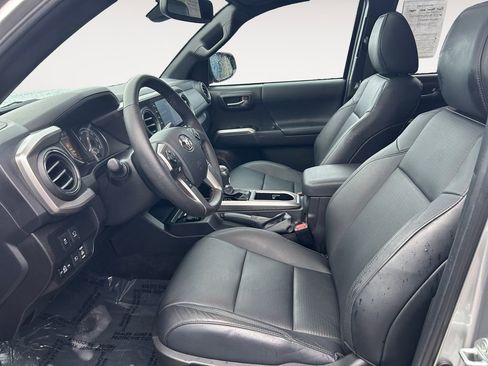 Used 2023 Toyota Tacoma Limited image 15