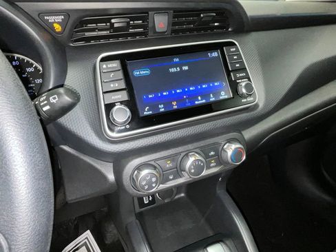 Certified 2025 Nissan Kicks Play S image 36