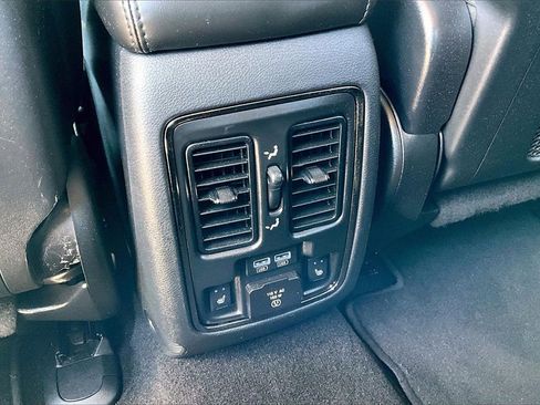 Used 2020 Dodge Durango GT image 34