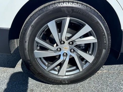 Used 2024 Chevrolet Equinox LT w/ LPO, Floor Liner Package AWD/4WD image 6