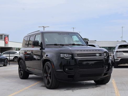 Used 2024 Land Rover Defender 110 X AWD/4WD image 3