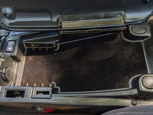 Used 2002 Chevrolet Corvette Convertible w/ Preferred Equipment Group2 image 29