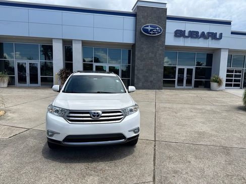 Used 2013 Toyota Highlander Limited FWD image 2