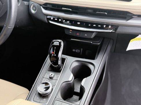 Used 2024 Cadillac XT4 Luxury image 27