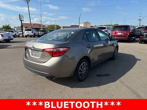 Used 2018 Toyota Corolla LE FWD image 3