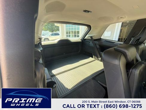 Used 2016 Volvo XC90 T6 Momentum w/ Momentum Plus Package AWD/4WD image 16