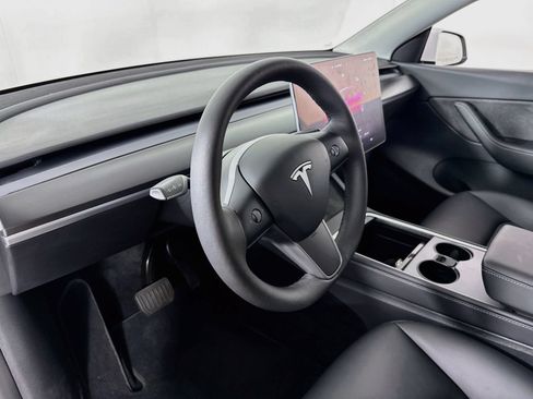 Used 2022 Tesla Model Y Long Range AWD/4WD image 7