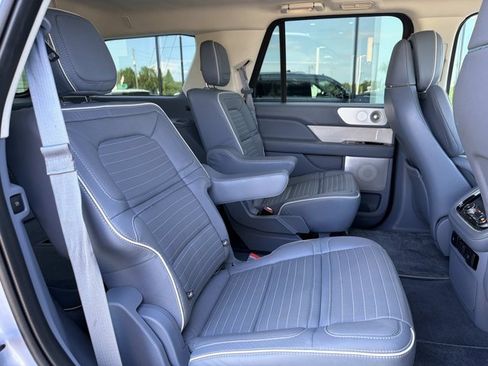 Used 2019 Lincoln Navigator Black Label w/ Cargo Package AWD/4WD image 23