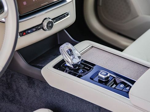 New 2026 Volvo XC90 T8 Ultra w/ Protection Package Premier AWD/4WD image 21