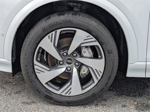 Used 2025 Audi Q6 e-tron Premium Plus w/ Premium Plus image 9