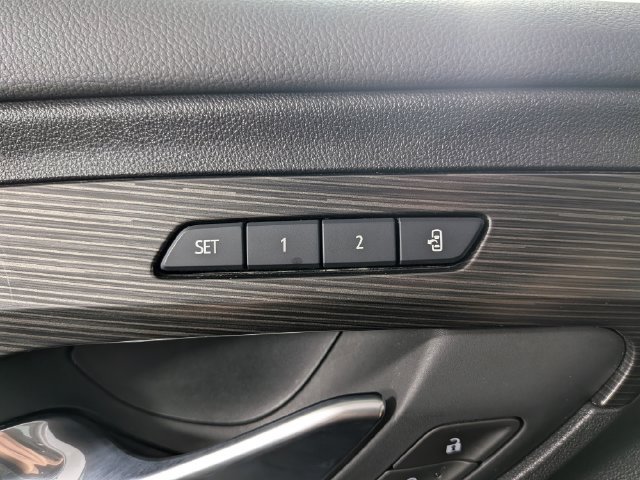 Used 2019 GMC Terrain SLT w/ Preferred Package AWD/4WD image 11