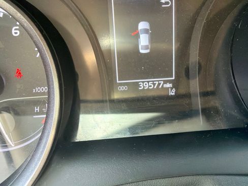 Used 2024 Toyota Camry SE FWD image 13