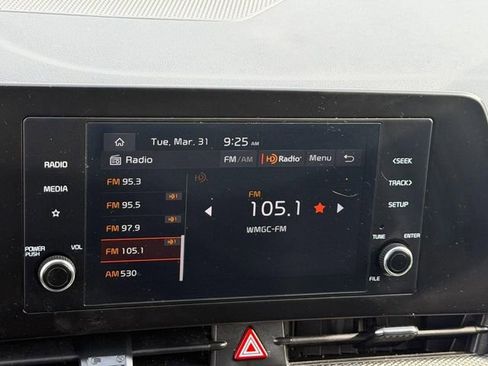 Used 2025 Kia Sportage LX image 12