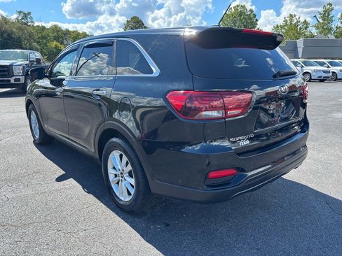 Used 2019 Kia Sorento LX image 5