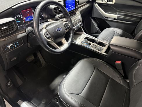 Used 2020 Ford Explorer Limited image 18
