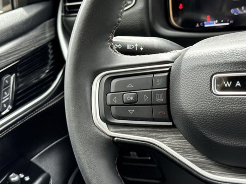 Used 2023 Jeep Wagoneer L Series III w/ Preferred Equipment Group image 10